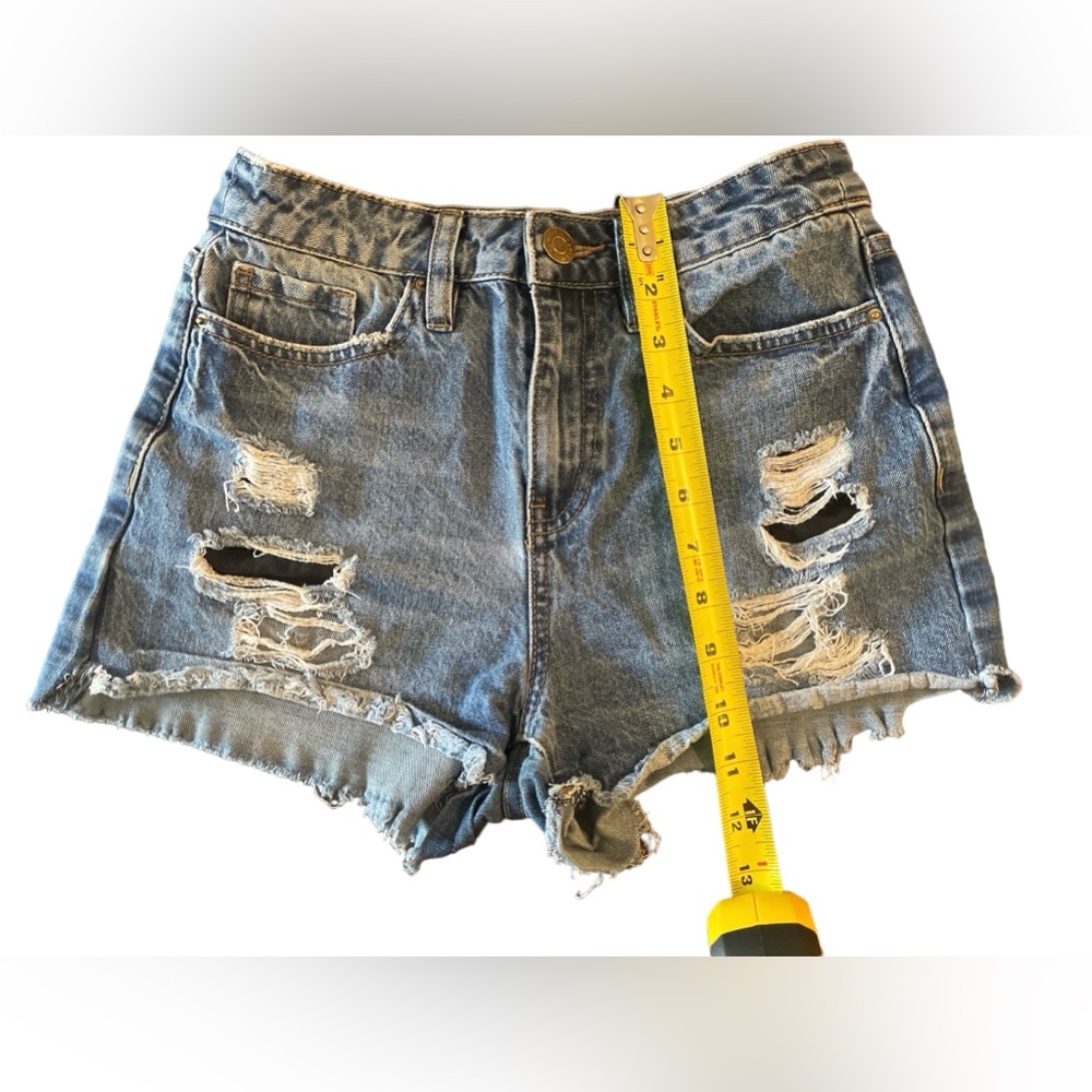 YMI Women’s Size 3 Distressed Denim Jean Shorts